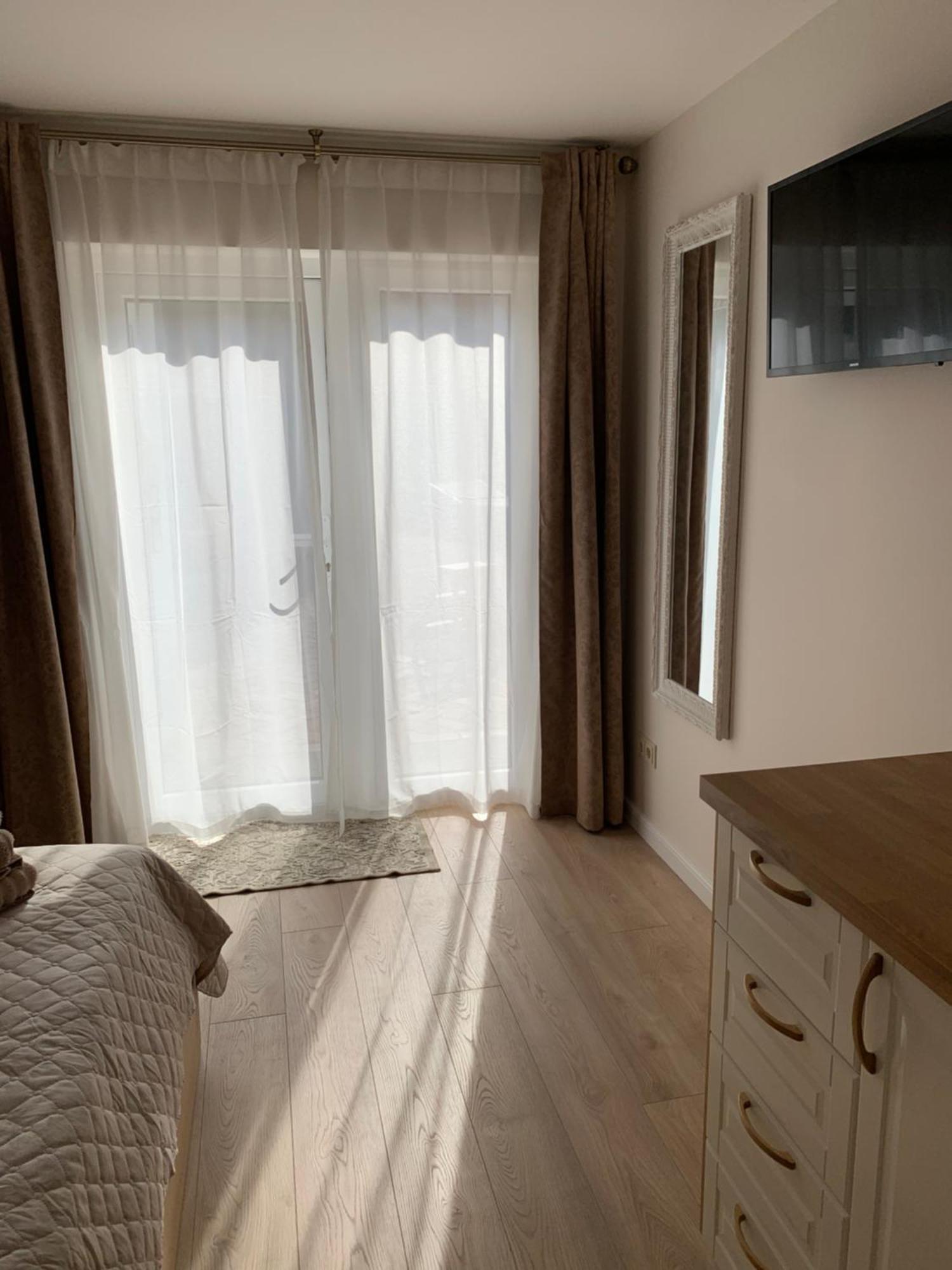 Vaineikio 8 Hotel Palanga Bilik gambar